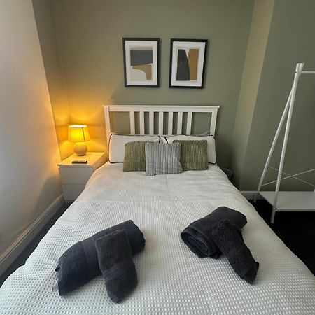 Mmc Serviced Accommodation Leigh  Eksteriør billede