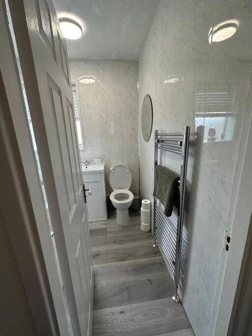 Mmc Serviced Accommodation Leigh  Eksteriør billede