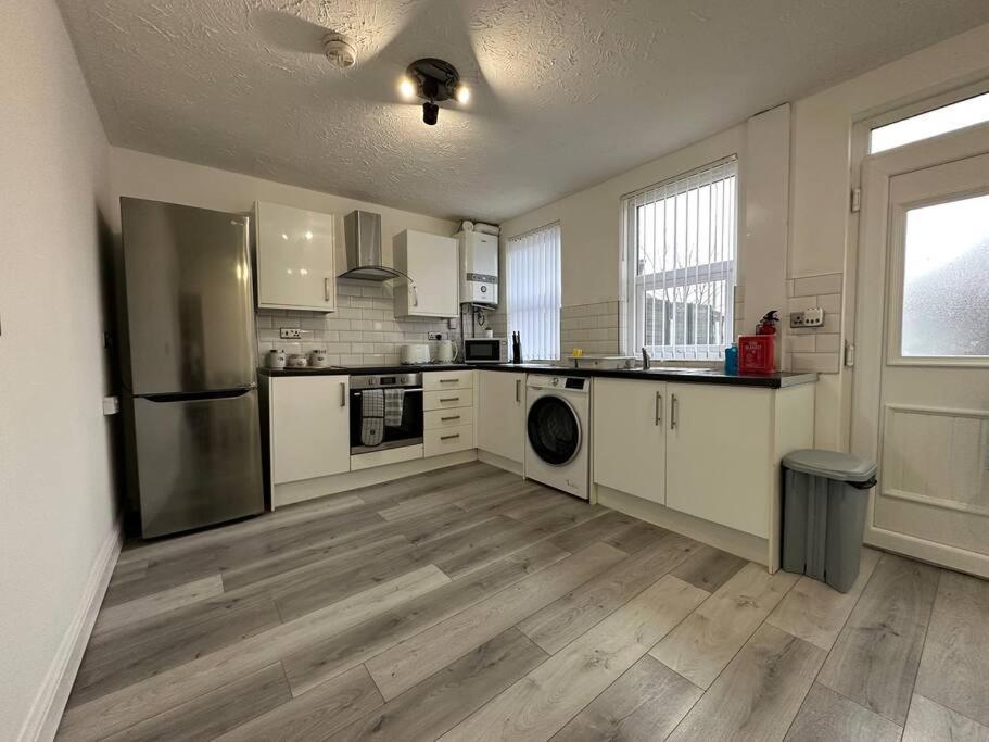Mmc Serviced Accommodation Leigh  Eksteriør billede