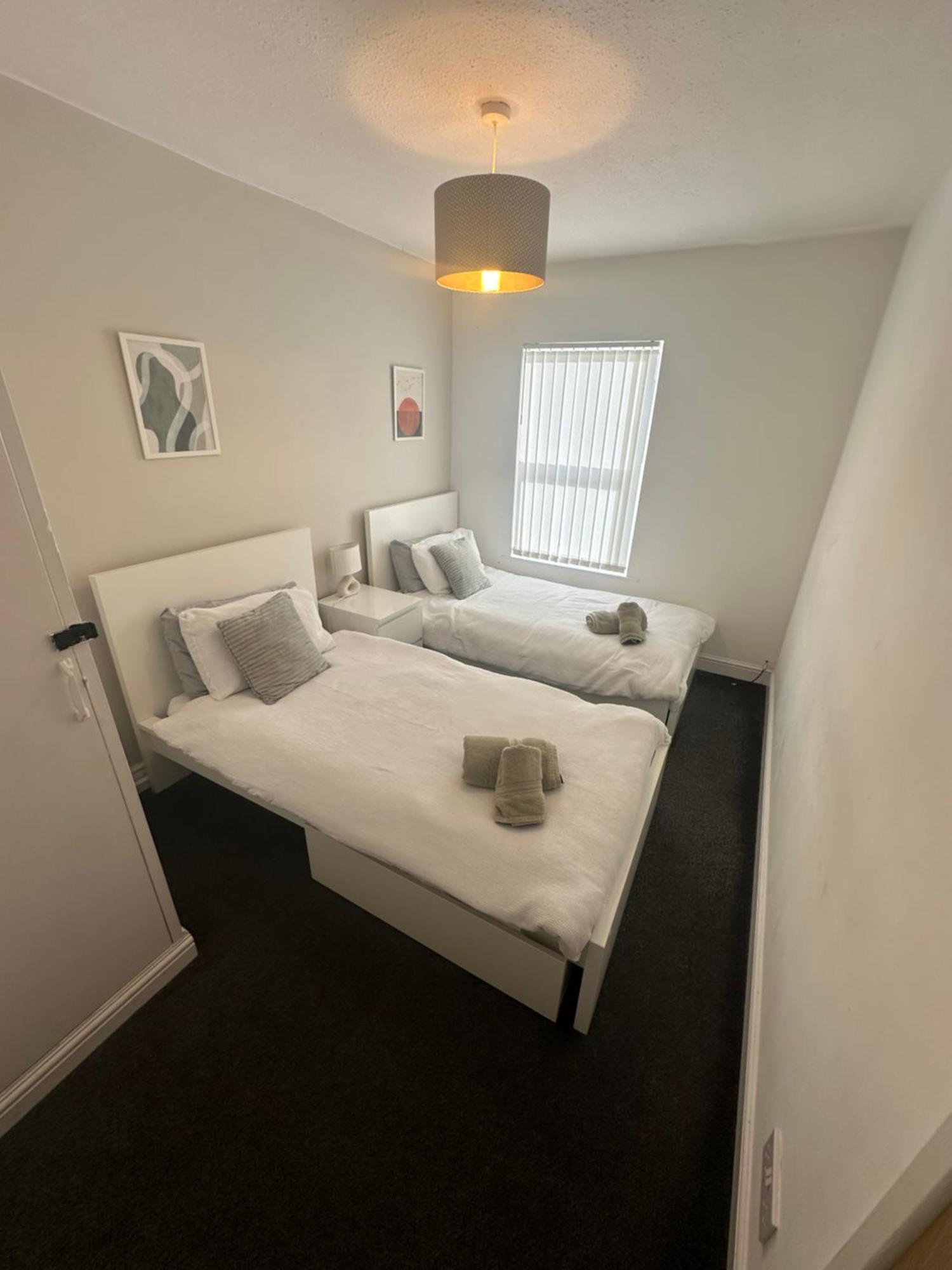 Mmc Serviced Accommodation Leigh  Eksteriør billede